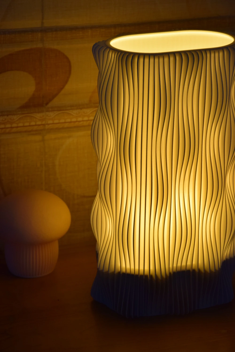 Aeolian Glow Lamp photo 3